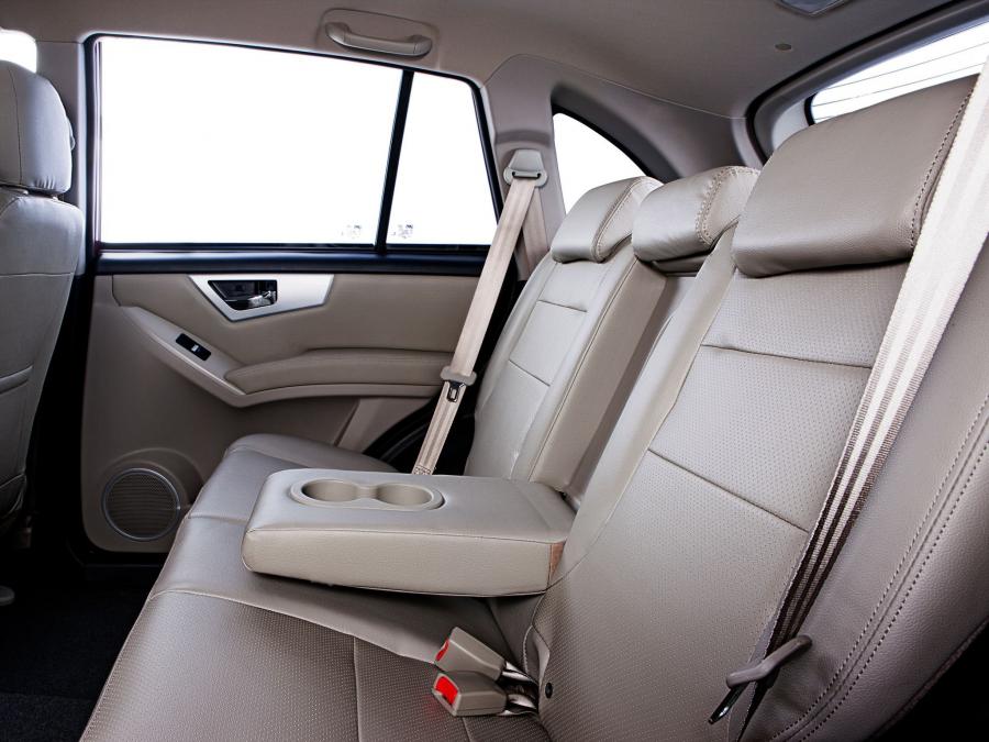 Интерьер Lifan X60 2011 года  (фото 3 из 21)